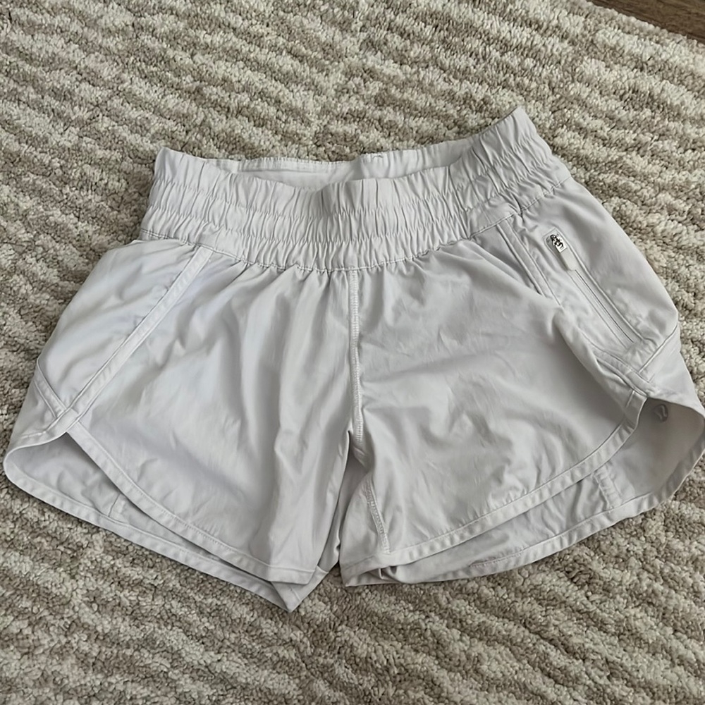 Lululemon shorts🤍🤍